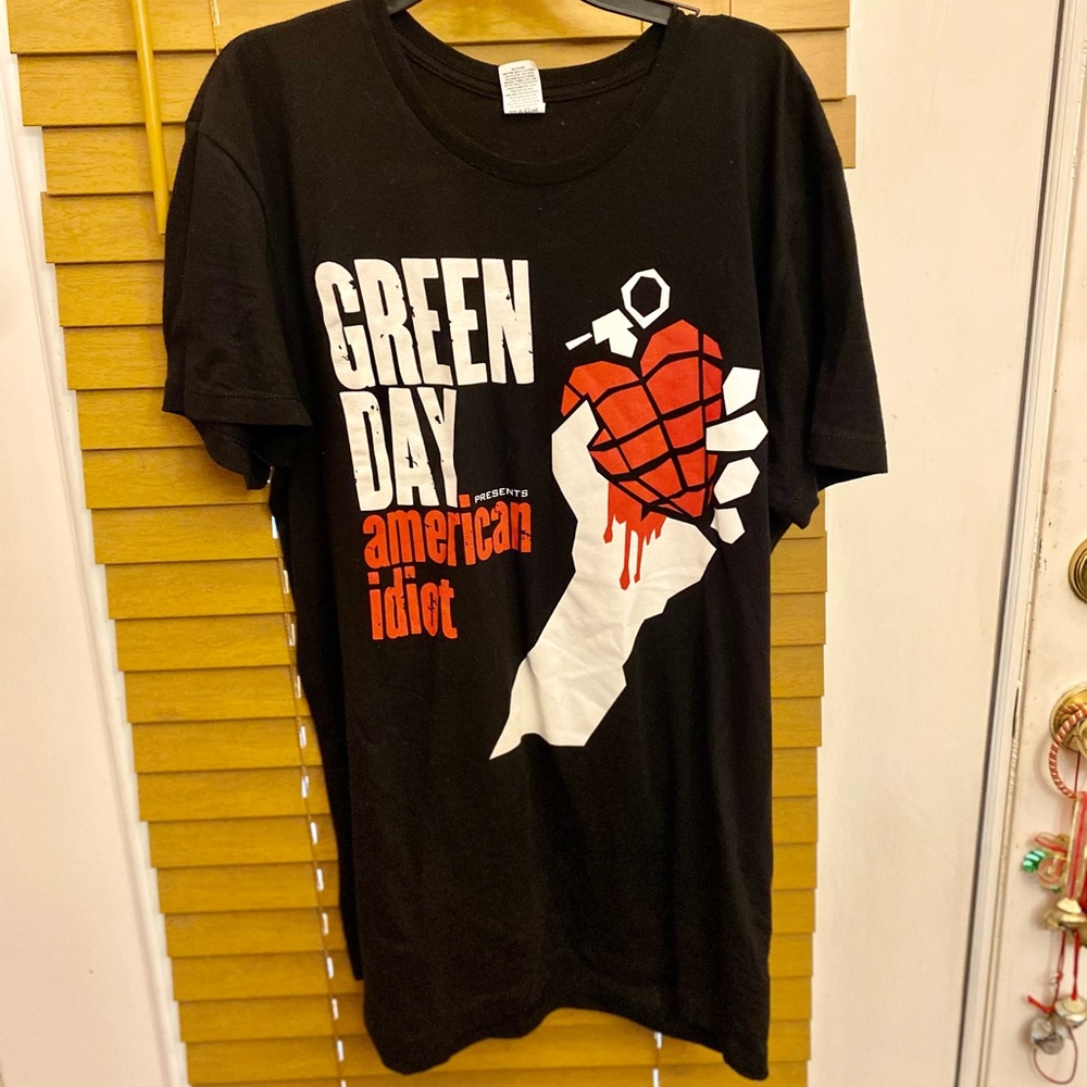Green Day, American Idiot shirt